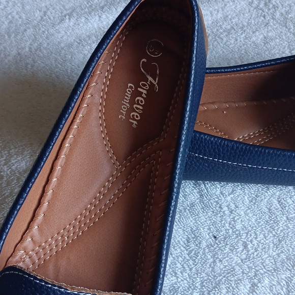 NWT Forever Comfort Navy Blue Loafers - Picture 12 of 16